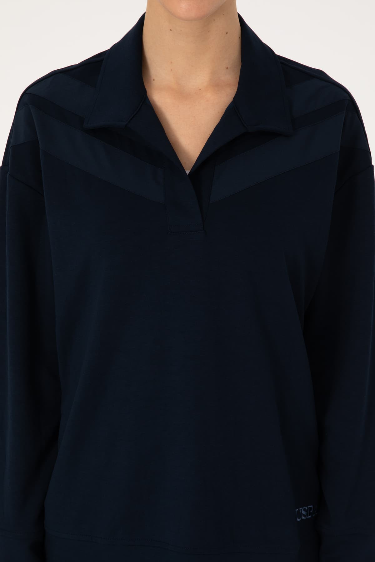 سوئیشرت زنانه U.S. Polo Assn. سرمهای یقه پولو مدل 50309082-VR033 سوئیشرت زنانه U.S. Polo Assn. سرمهای یقه پولو مدل 50309082-VR033