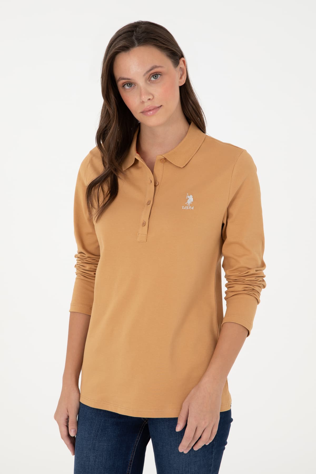 سوئیشرت زنانه U.S. Polo Assn. شتری یقه پولو بیسیک مدل 50289541-VR015 سوئیشرت زنانه U.S. Polo Assn. شتری یقه پولو بیسیک مدل 50289541-VR015