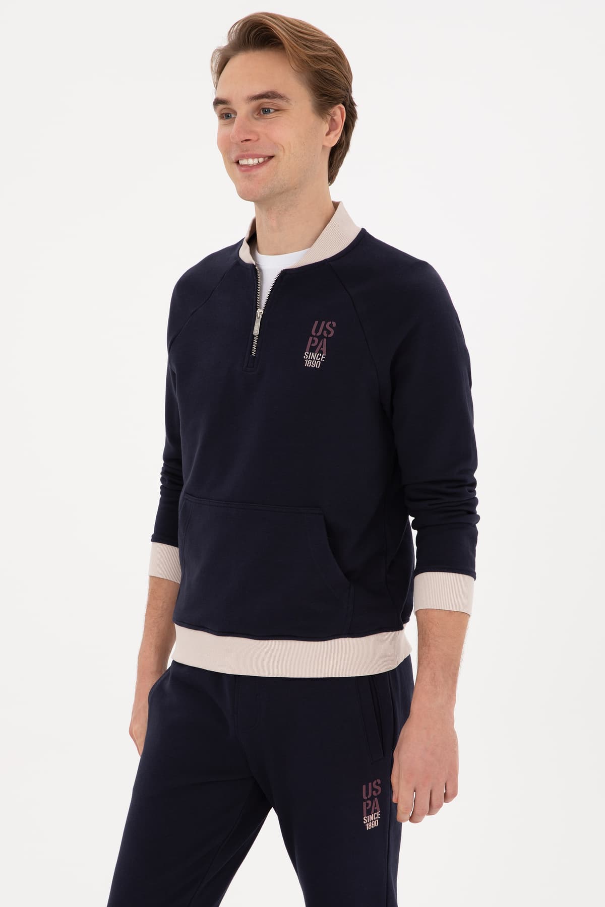 سوئیشرت مردانه U.S. Polo Assn. نیم زیپ کامفورت فیت سرمهای بیسیک مدل 50316303-VR033 سوئیشرت مردانه U.S. Polo Assn. نیم زیپ کامفورت فیت سرمهای بیسیک مدل 50316303-VR033