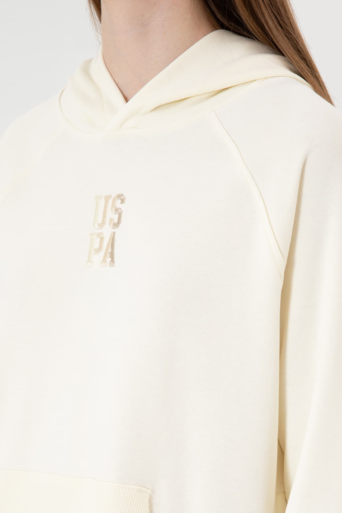 سوئیشرت زنانه U.S. Polo Assn. کرم کلاهدار با چاک مدل 50313611-VR256 سوئیشرت زنانه U.S. Polo Assn. کرم کلاهدار با چاک مدل 50313611-VR256