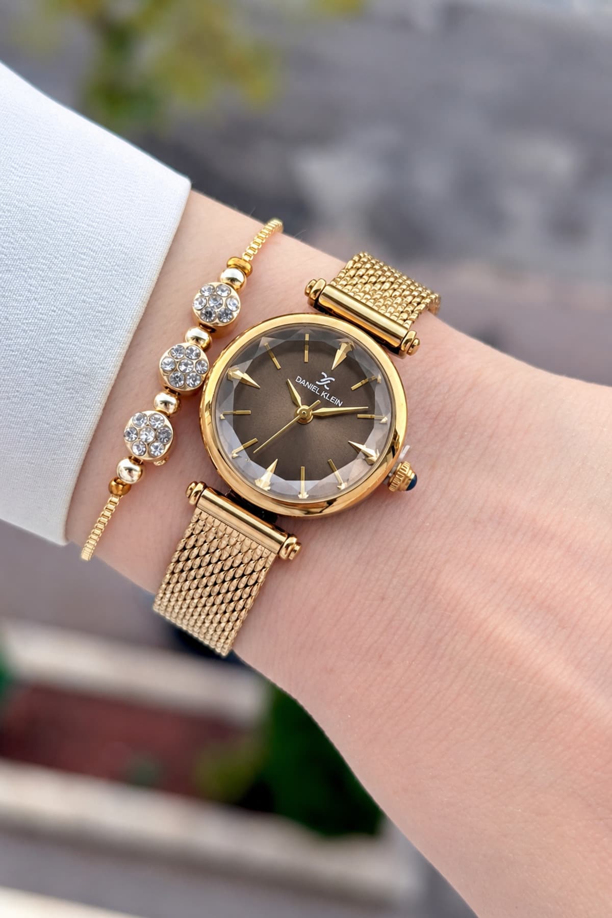 ساعت مچی زنانه Daniel Klein صفحه قهوهای بند طلایی 26 mm ساعت مچی زنانه Daniel Klein صفحه قهوهای بند طلایی 26 mm