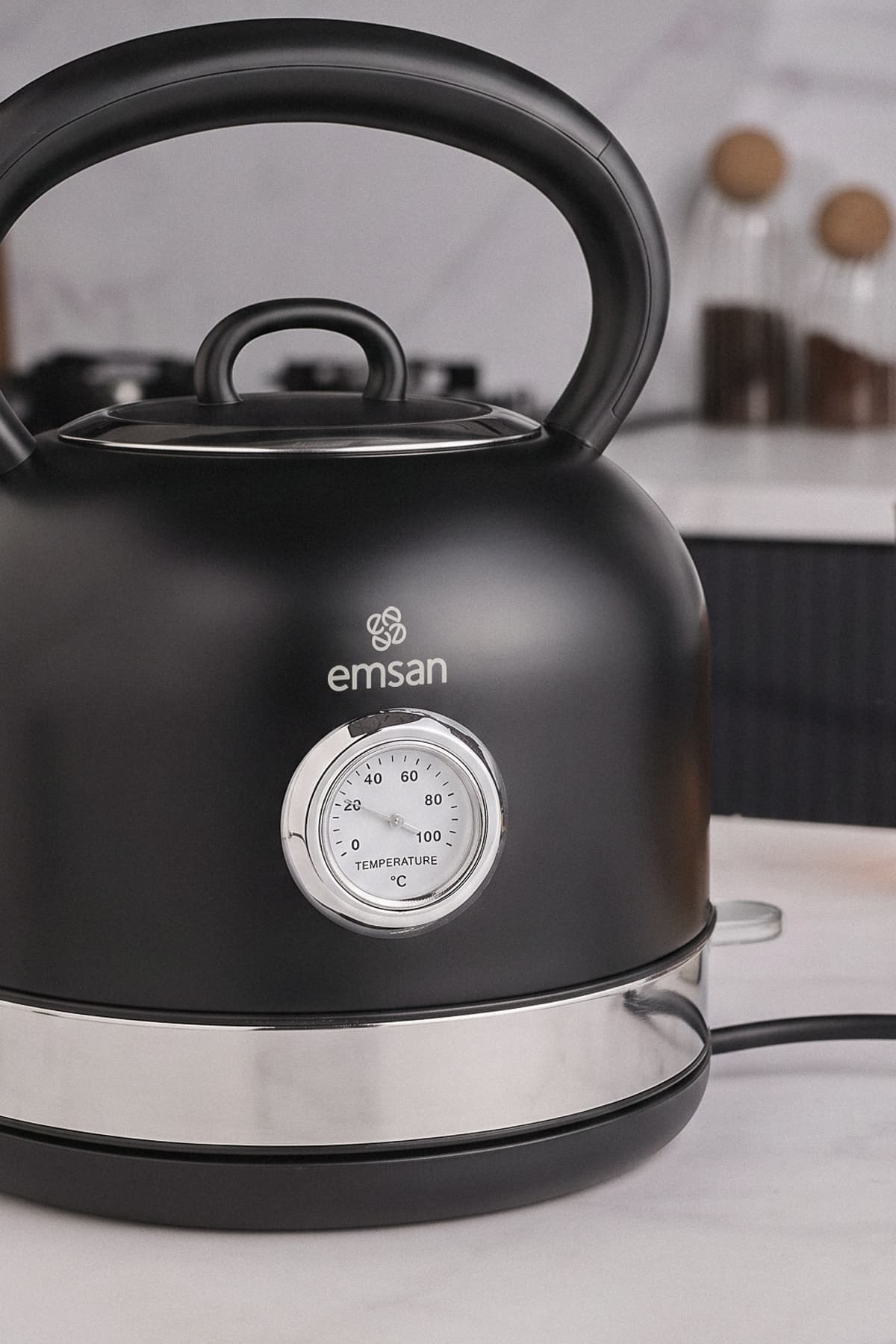 کتری برقی Emsan Retro مشکی 2.2L 2200W مدل 2202 کتری برقی Emsan Retro مشکی 2.2L 2200W مدل 2202