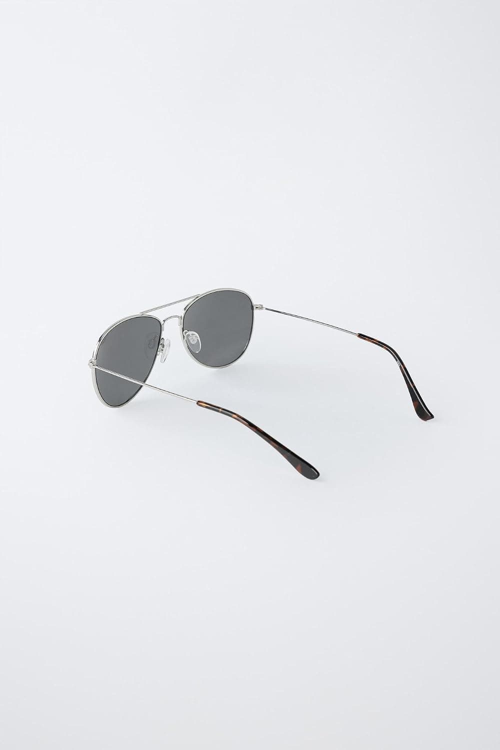 عینک آفتابی دخترانه Zara Metal Pilot نقرهای سایز L (۱۰-۱۴ سال) عینک آفتابی دخترانه Zara Metal Pilot نقرهای سایز L (۱۰-۱۴ سال)