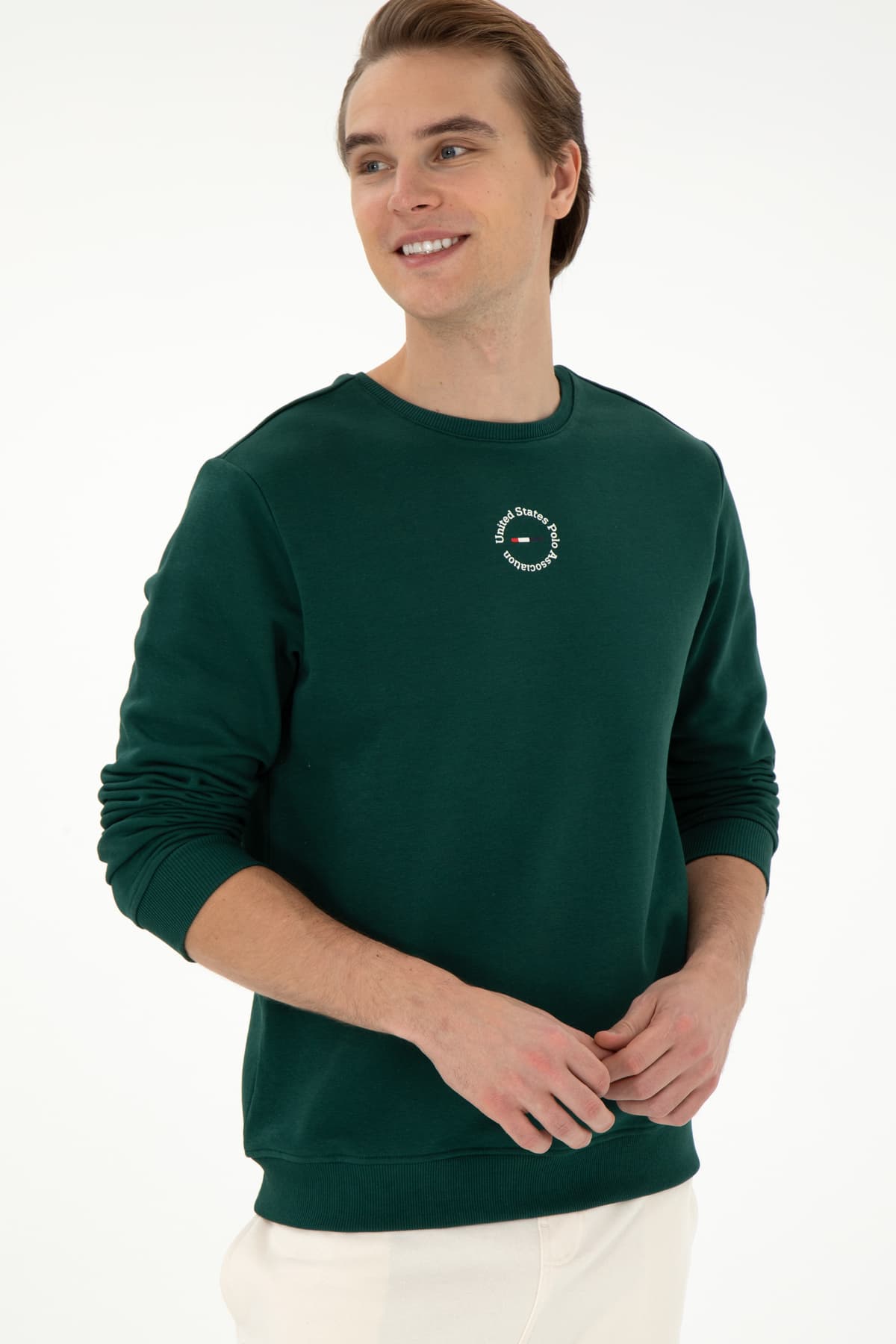 سوئیشرت مردانه U.S. Polo Assn. فیت معمولی یقه گرد سبز تیره مدل 50293436-VR079 سوئیشرت مردانه U.S. Polo Assn. فیت معمولی یقه گرد سبز تیره مدل 50293436-VR079