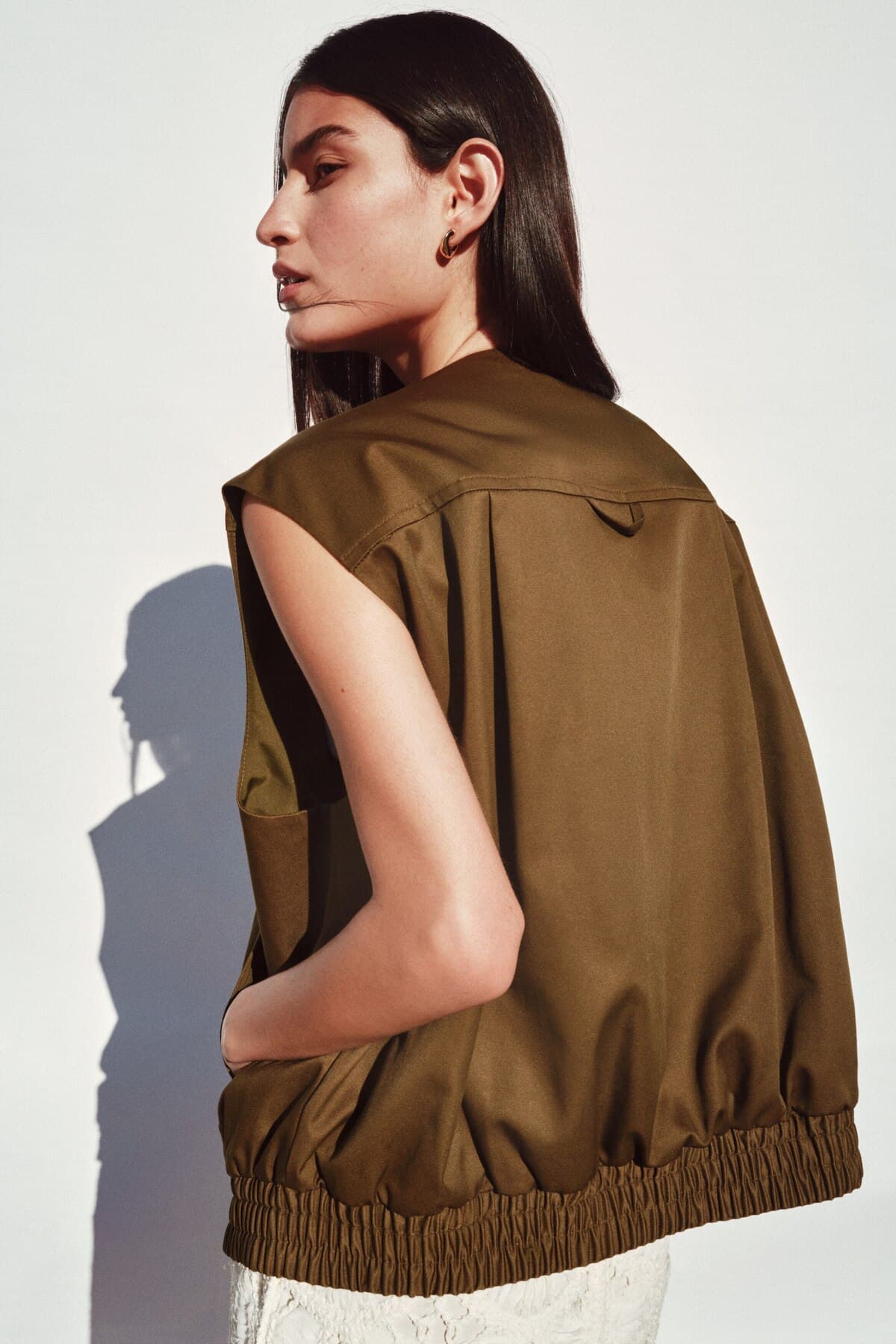 جلیقه زنانه H&M از جنس گاباردین جلیقه زنانه H&M از جنس گاباردین