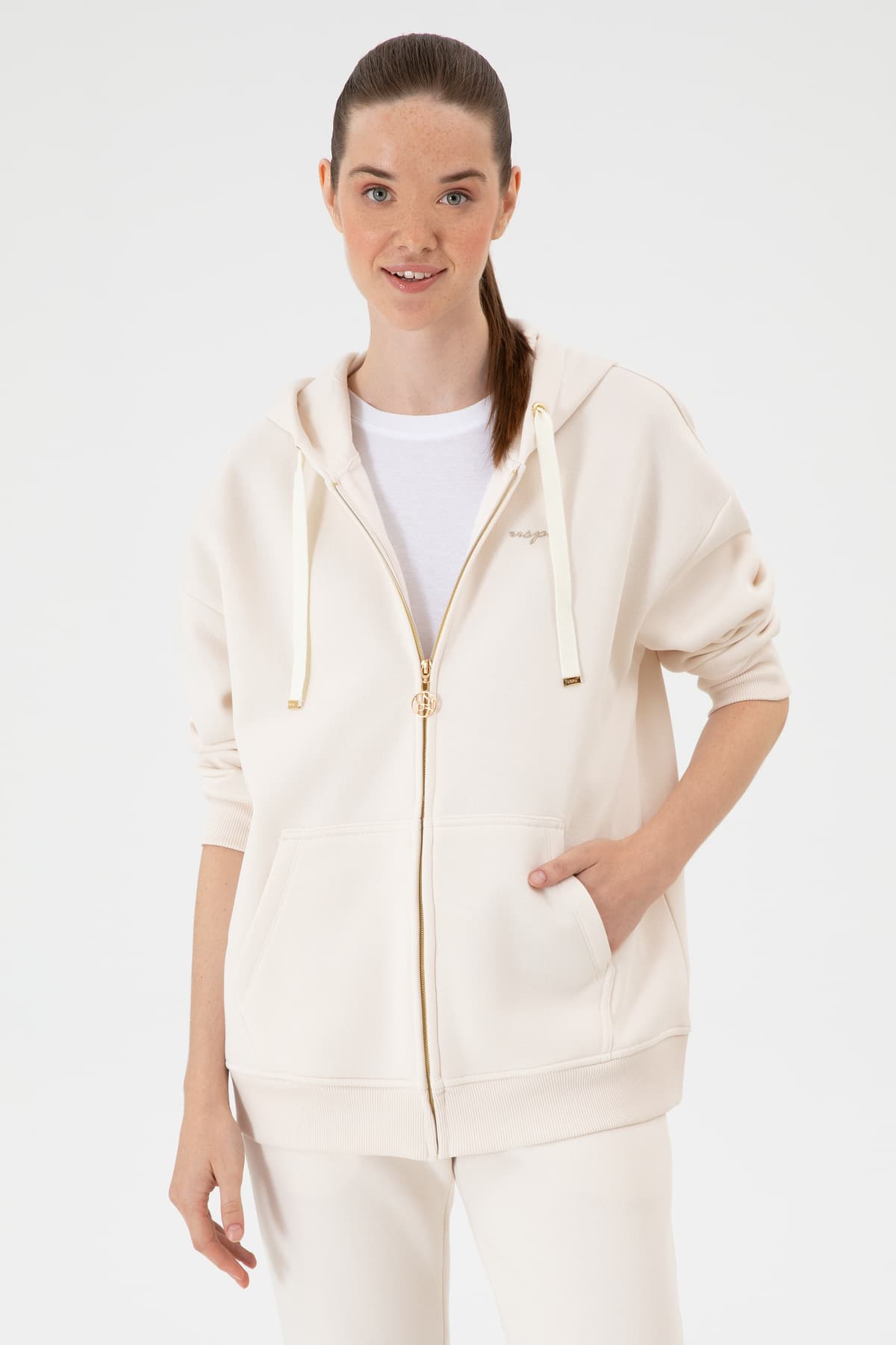سویشرت زنانه U.S. Polo Assn. کلاهدار شاردون کرمی مدل 50314130-VR071 سویشرت زنانه U.S. Polo Assn. کلاهدار شاردون کرمی مدل 50314130-VR071