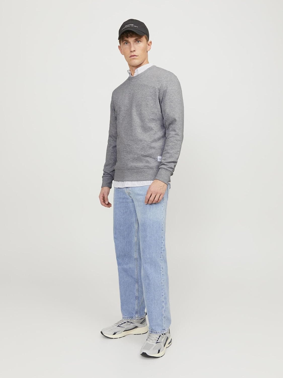 سوئیشرت مردانه JACK & JONES یقه گرد مدل JJEBASIC NOOS سوئیشرت مردانه JACK & JONES یقه گرد مدل JJEBASIC NOOS