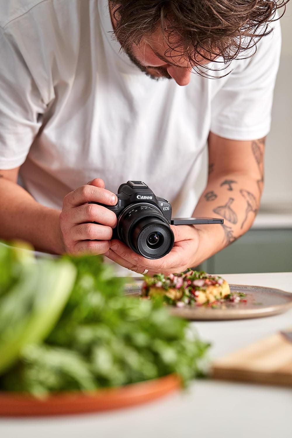 دوربین بدون آینه Canon EOS R50 مشکی با لنز RF-S 18-45mm F4.5-6.3 IS STM دوربین بدون آینه Canon EOS R50 مشکی با لنز RF-S 18-45mm F4.5-6.3 IS STM