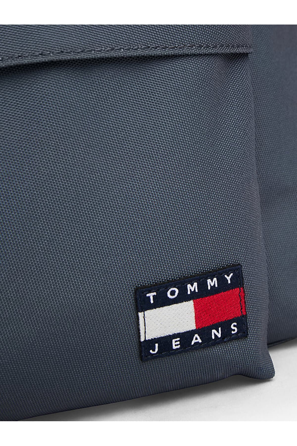 کیف مردانه Tommy Hilfiger لوگودار پارچه میکروفیبر بند قابل تنظیم کیف مردانه Tommy Hilfiger لوگودار پارچه میکروفیبر بند قابل تنظیم