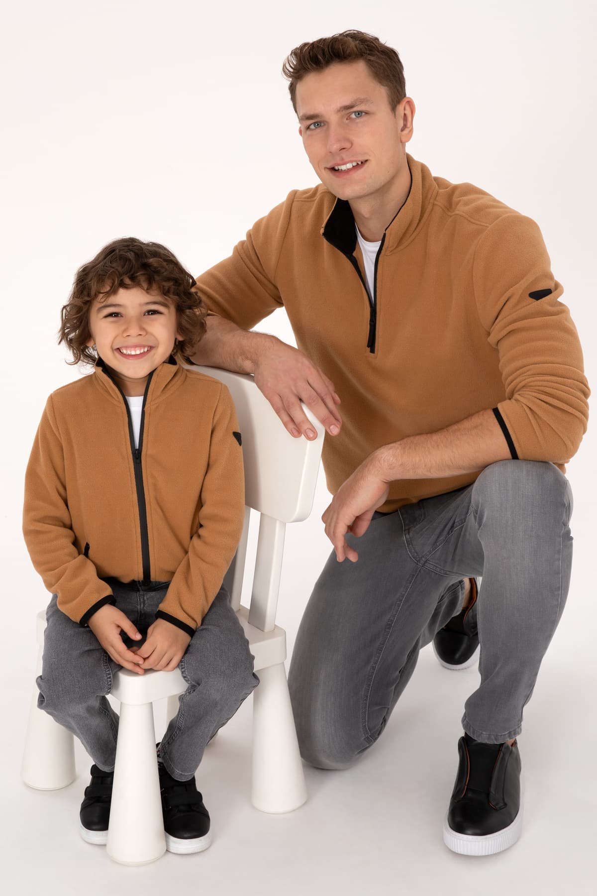 سوئیشرت مردانه U.S. Polo Assn. فیت معمولی شتری نیم زیپ Polar مدل 50313777-VR233 سوئیشرت مردانه U.S. Polo Assn. فیت معمولی شتری نیم زیپ Polar مدل 50313777-VR233