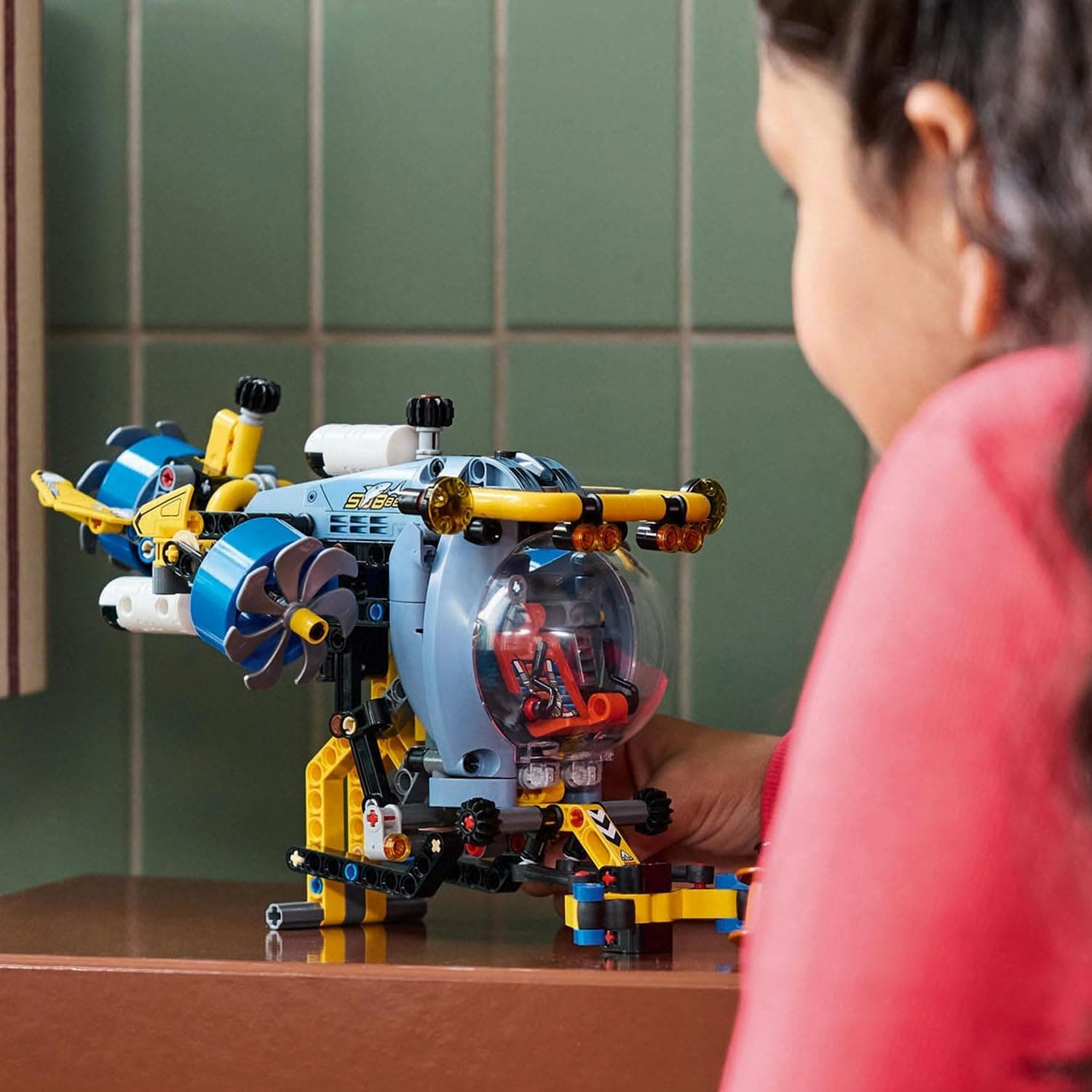 لگو Technic زیردریایی تحقیقاتی اعماق دریا مدل 42201 لگو Technic زیردریایی تحقیقاتی اعماق دریا مدل 42201