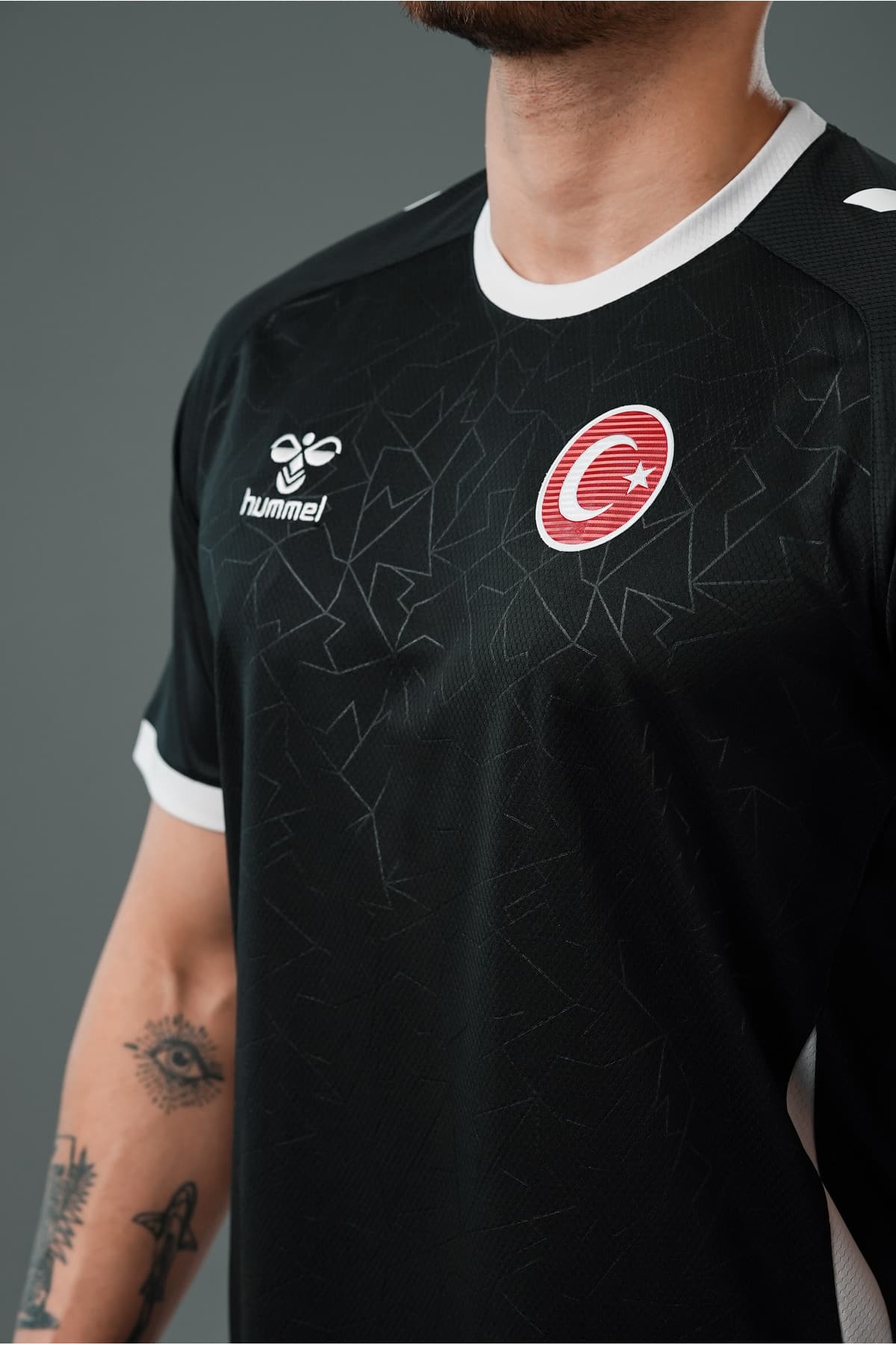 تیشرت تمرینی مردانه hummel تیم ملی Dream مشکی تیشرت تمرینی مردانه hummel تیم ملی Dream مشکی