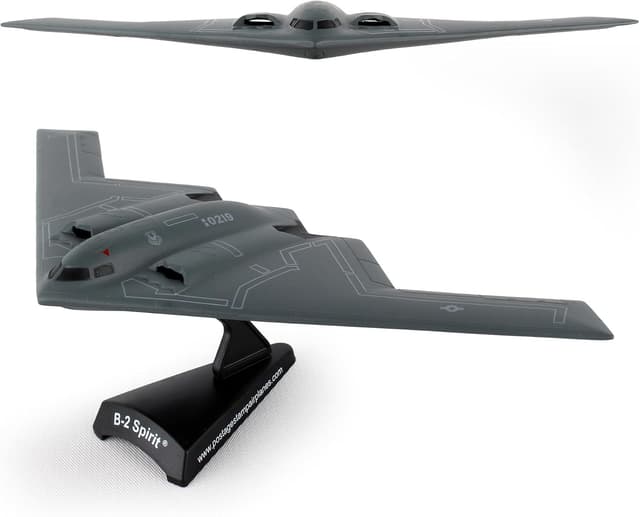 وسیله نقلیه اسباببازی کودکان Daron Worldwide Trading B-2 Spirit مقیاس 1:280 خاکستری وسیله نقلیه اسباببازی کودکان Daron Worldwide Trading B-2 Spirit مقیاس 1:280 خاکستری