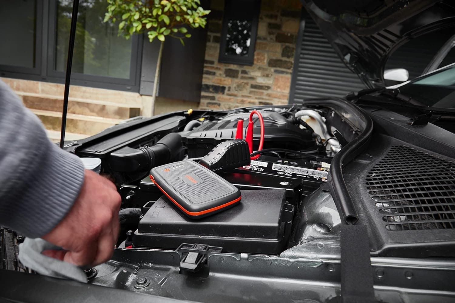جامپاستارتر خودرو Osram لیتیومی با پاوربانک 6000mAh و جریان 500A مدل Batterystart200 جامپاستارتر خودرو Osram لیتیومی با پاوربانک 6000mAh و جریان 500A مدل Batterystart200