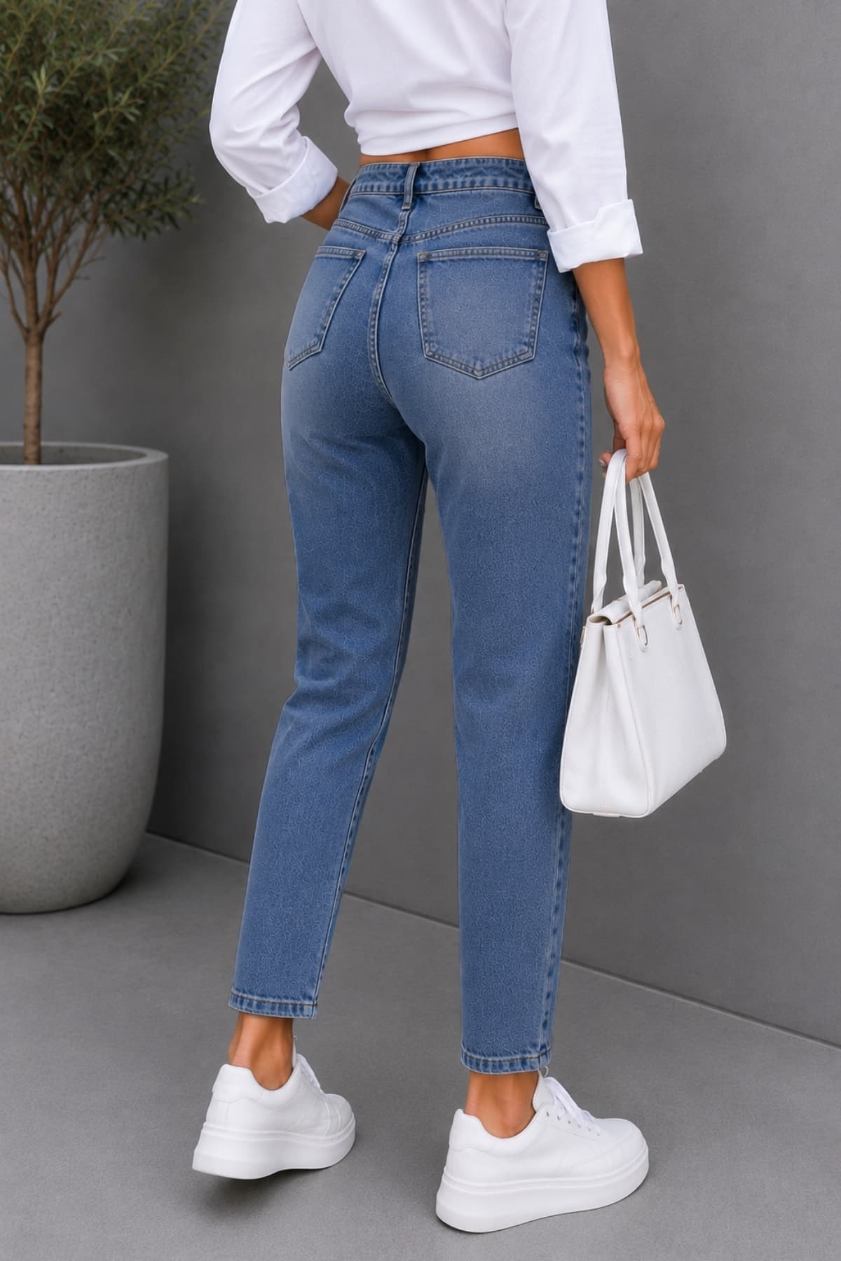 شلوار جین زنانه CEDY DENIM فیت مام کمر بلند بویفرند کشی آبی روشن مدل C599-A.mavi شلوار جین زنانه CEDY DENIM فیت مام کمر بلند بویفرند کشی آبی روشن مدل C599-A.mavi