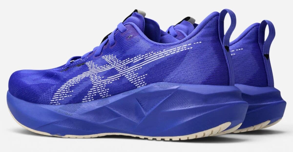 کفش دویدن زنانه Asics آبی مدل NOVABLAST 5 1012B765-403 کفش دویدن زنانه Asics آبی مدل NOVABLAST 5 1012B765-403