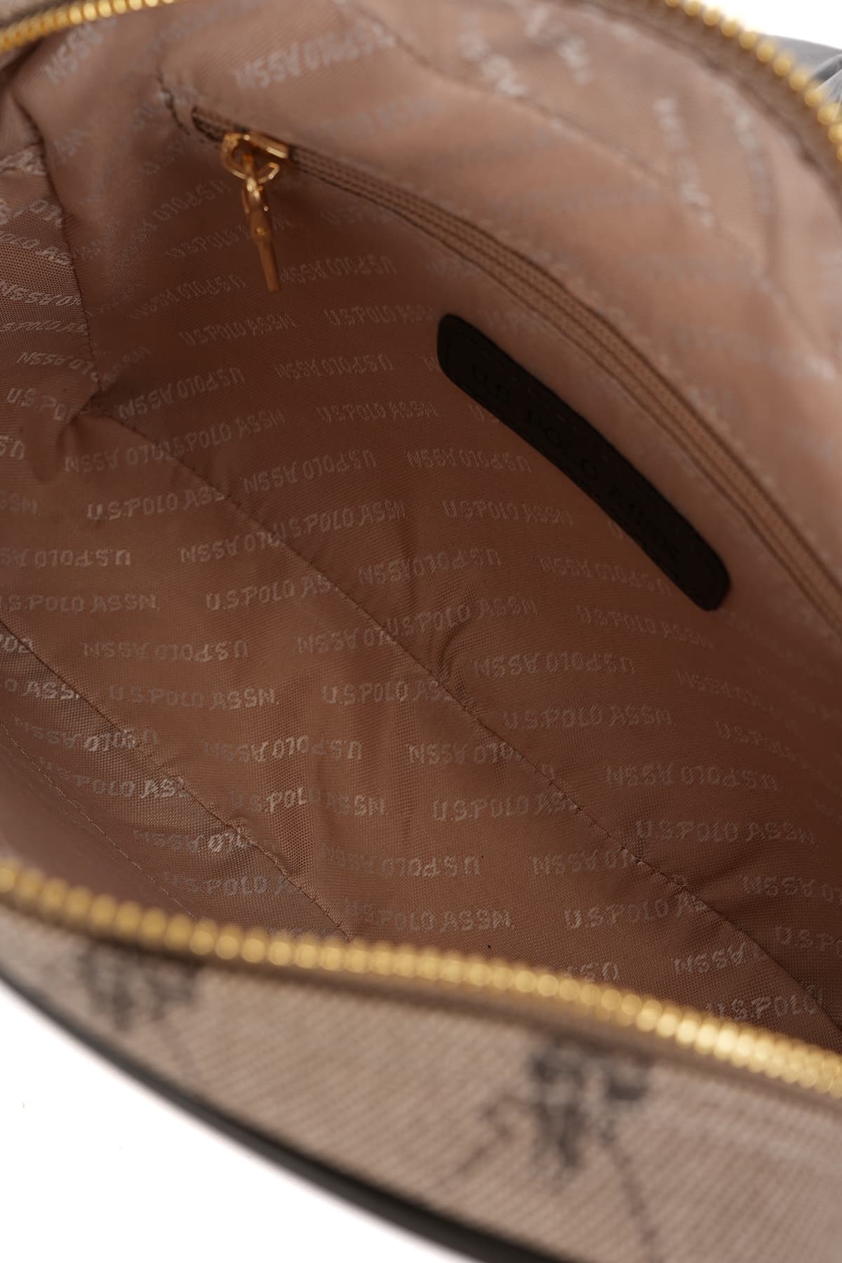 کیف دوشی زنانه U.S. Polo Assn. مدل Us8704 کیف دوشی زنانه U.S. Polo Assn. مدل Us8704