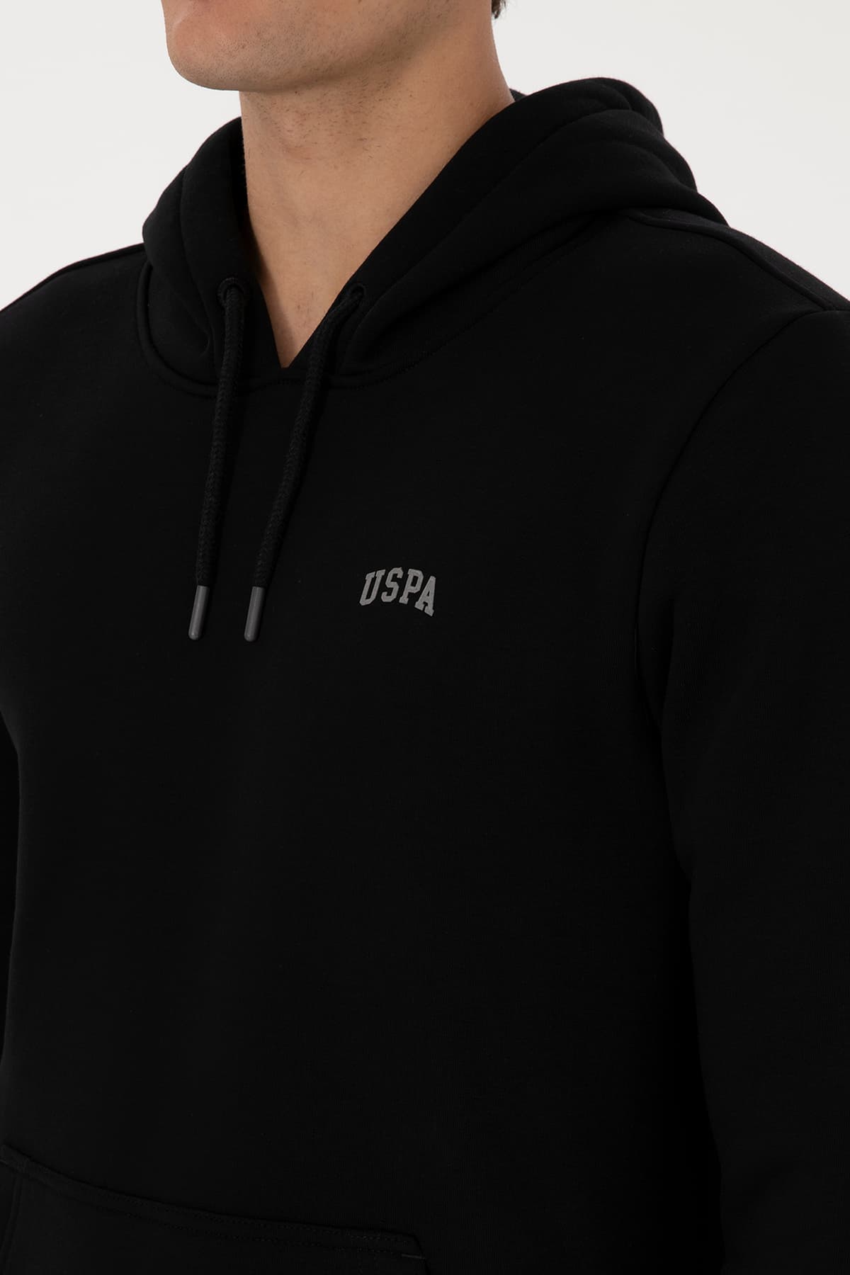 سویشرت مردانه U.S. Polo Assn. فیت معمولی با کلاه شاردون مشکی بیسیک مدل 50315582-VR046 سویشرت مردانه U.S. Polo Assn. فیت معمولی با کلاه شاردون مشکی بیسیک مدل 50315582-VR046