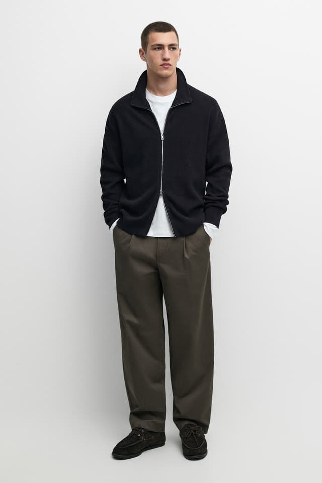 ژاکت بافتنی مردانه Massimo Dutti نخی %100 با بافت فیتیلهای ژاکت بافتنی مردانه Massimo Dutti نخی %100 با بافت فیتیلهای