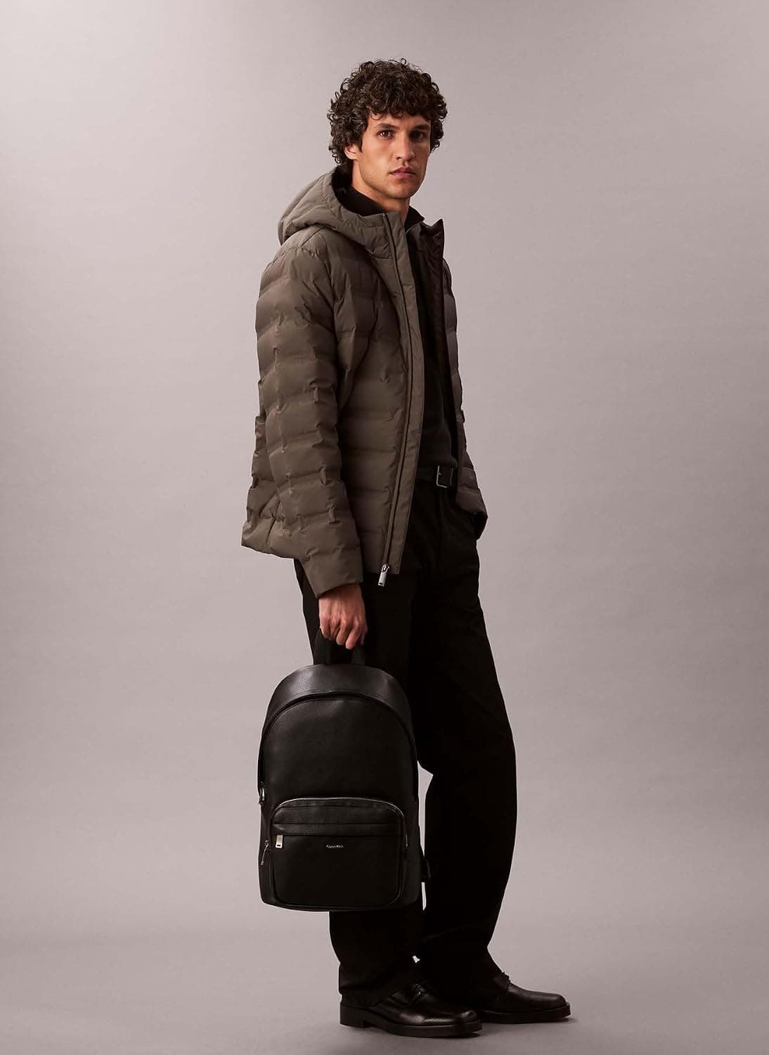 کولهپشتی مردانه Calvin Klein مشکی سایز استاندارد مدل LV04D3155GUB1 کد 25Y.SRT.PVH.0020 کولهپشتی مردانه Calvin Klein مشکی سایز استاندارد مدل LV04D3155GUB1 کد 25Y.SRT.PVH.0020