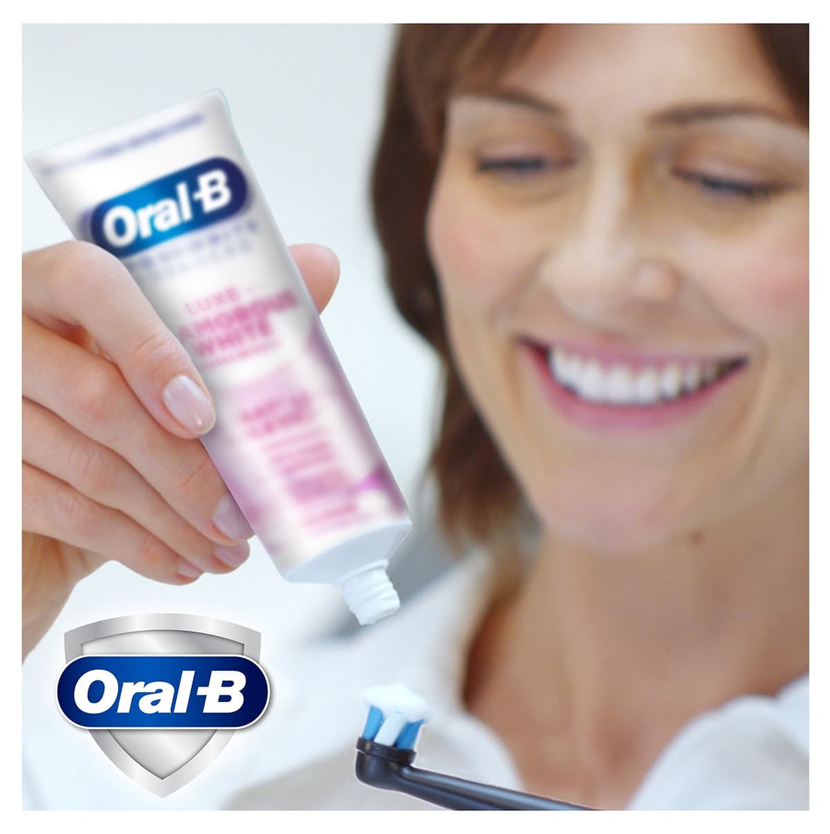 خمیر دندان Oral-B Pro 3D White Advanced Luxe Glamorous White 75 ml x 4 خمیر دندان Oral-B Pro 3D White Advanced Luxe Glamorous White 75 ml x 4