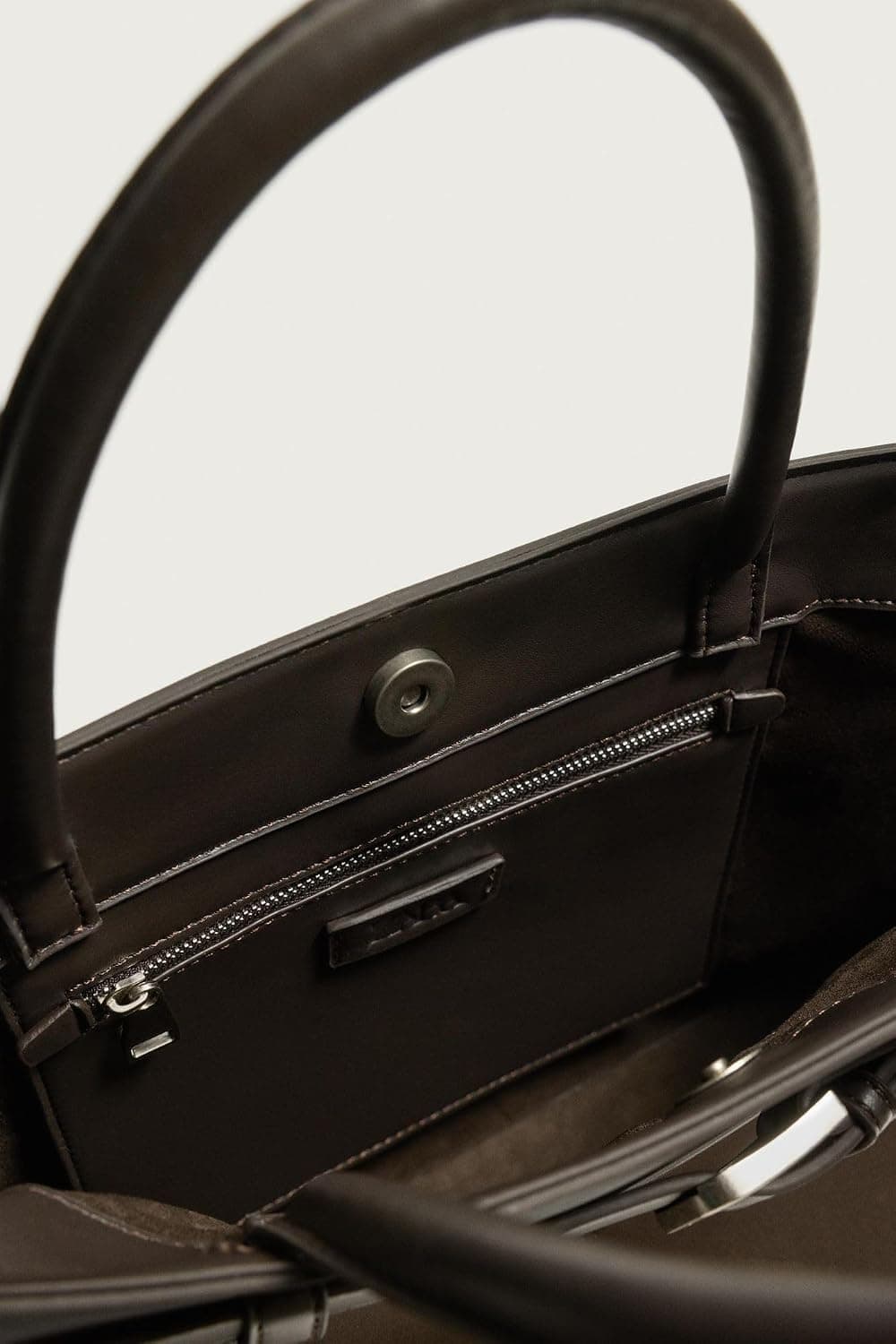 کیف Zara با جزئیات کمربند ترکیبی کیف Zara با جزئیات کمربند ترکیبی