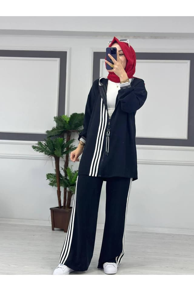 ست زنانه تسترپوش Butik Kardelen راهراه با جزئیات کلاهدار مشکی ست زنانه تسترپوش Butik Kardelen راهراه با جزئیات کلاهدار مشکی