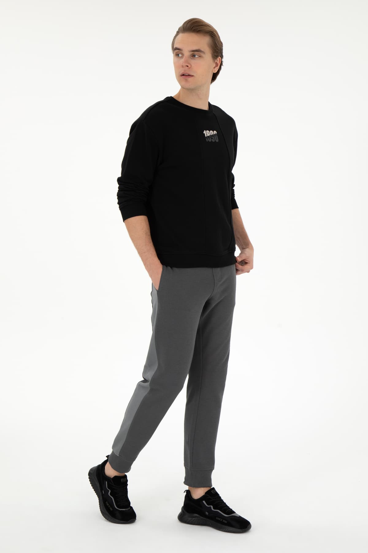 سویشرت مردانه U.S. Polo Assn. یقه گرد فیت راحت مشکی مدل 50293430-VR046 سویشرت مردانه U.S. Polo Assn. یقه گرد فیت راحت مشکی مدل 50293430-VR046
