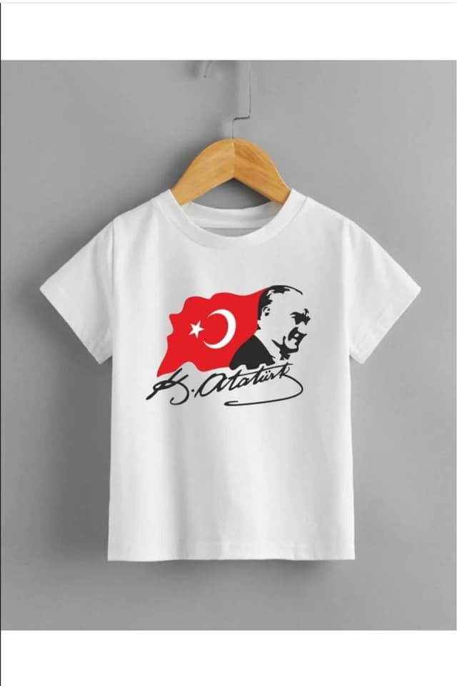 تیشرت کودک و بزرگسال Pelna نخی سفید با چاپ Atatürk تیشرت کودک و بزرگسال Pelna نخی سفید با چاپ Atatürk