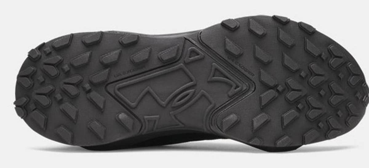کفش مردانه Under Armour ضد آب مشکی Charged Bandit 4 مدل 6010415-001 کفش مردانه Under Armour ضد آب مشکی Charged Bandit 4 مدل 6010415-001