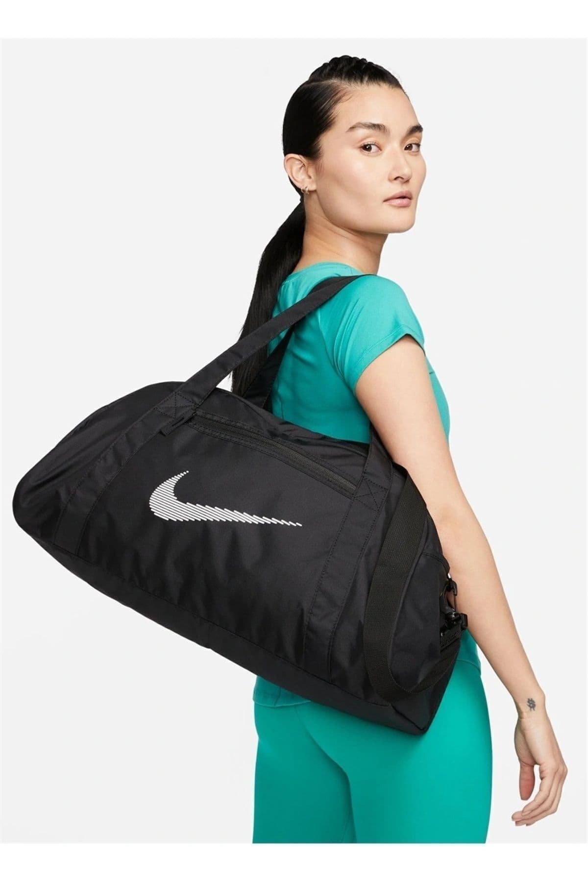 کیف ورزشی زنانه Nike مشکی 50X30X20cm مدل DR6974 کیف ورزشی زنانه Nike مشکی 50X30X20cm مدل DR6974