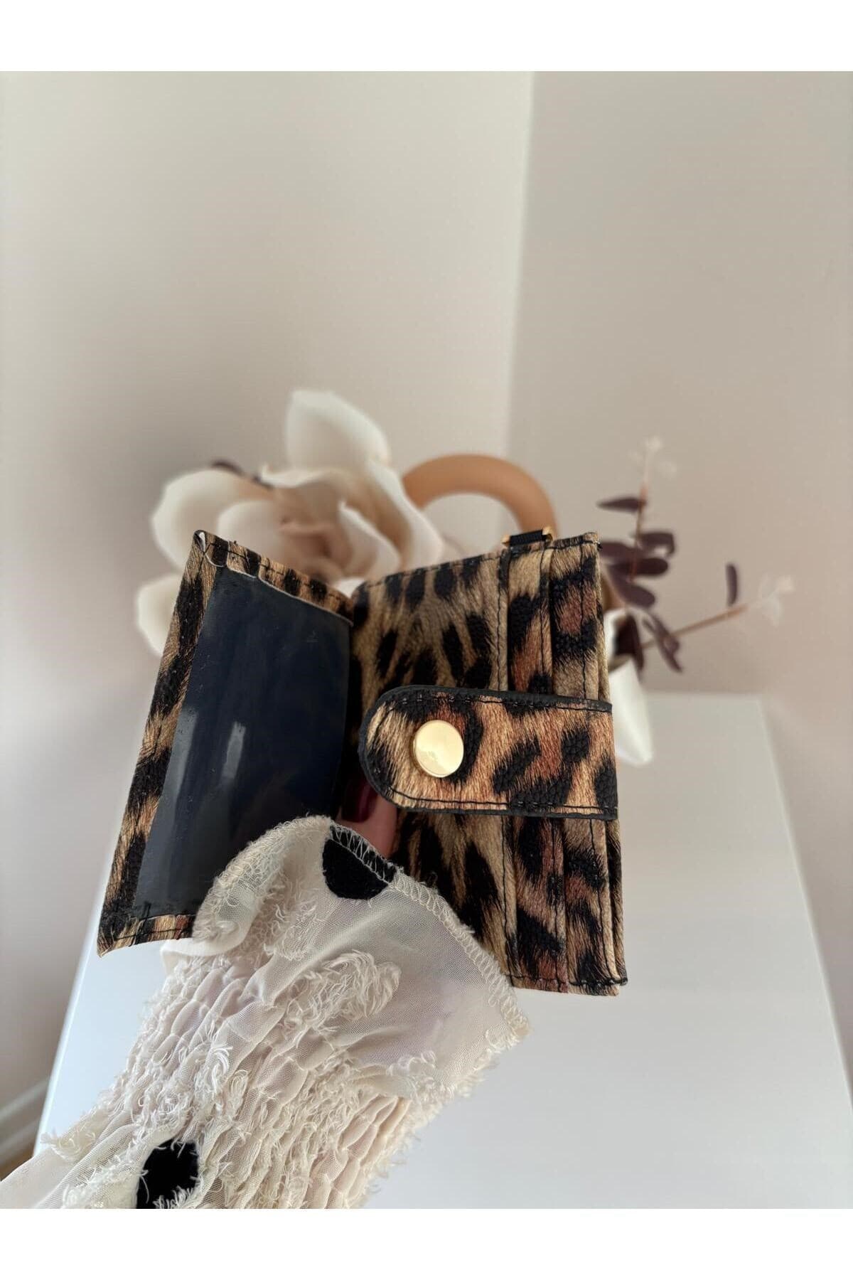 کیف پول زنانه lalettobags با طرح پلنگی کیف پول زنانه lalettobags با طرح پلنگی