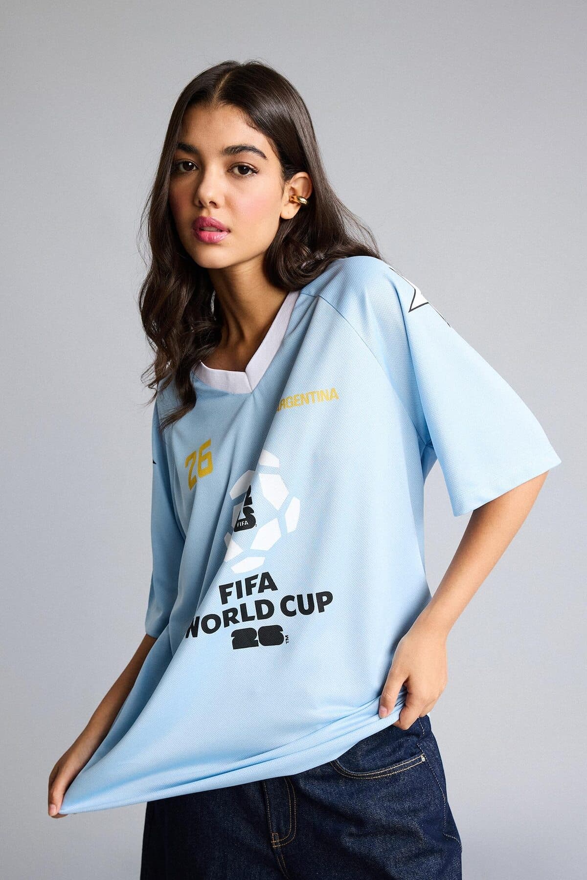 تیشرت زنانه Defacto FIFA اورسایز یقه V چاپی آستین کوتاه مدل I1984AX26HS تیشرت زنانه Defacto FIFA اورسایز یقه V چاپی آستین کوتاه مدل I1984AX26HS