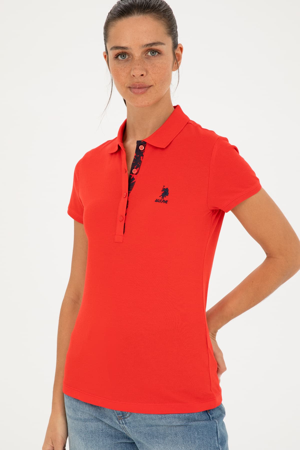 تیشرت زنانه یقهپولو U.S. Polo Assn. ساده قرمز مدل 50262698-VR030 تیشرت زنانه یقهپولو U.S. Polo Assn. ساده قرمز مدل 50262698-VR030