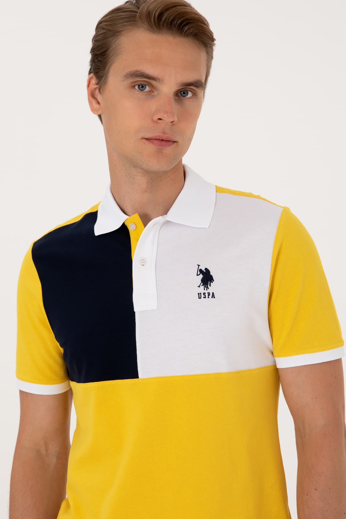 تیشرت مردانه U.S. Polo Assn. فیت معمولی یقه Polo زرد تیره مدل 50299782-VR094 تیشرت مردانه U.S. Polo Assn. فیت معمولی یقه Polo زرد تیره مدل 50299782-VR094