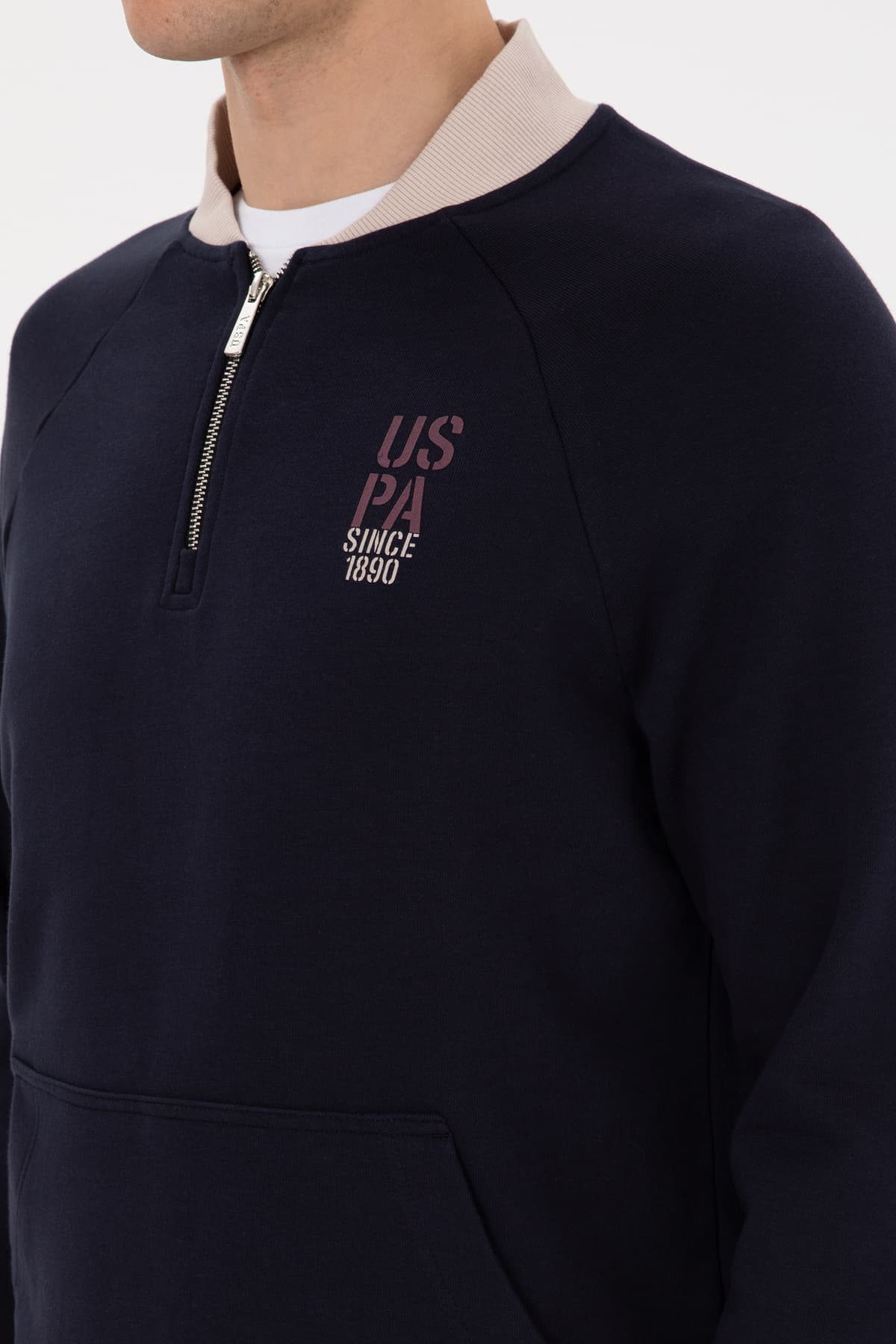 سوئیشرت مردانه U.S. Polo Assn. نیم زیپ کامفورت فیت سرمهای بیسیک مدل 50316303-VR033 سوئیشرت مردانه U.S. Polo Assn. نیم زیپ کامفورت فیت سرمهای بیسیک مدل 50316303-VR033