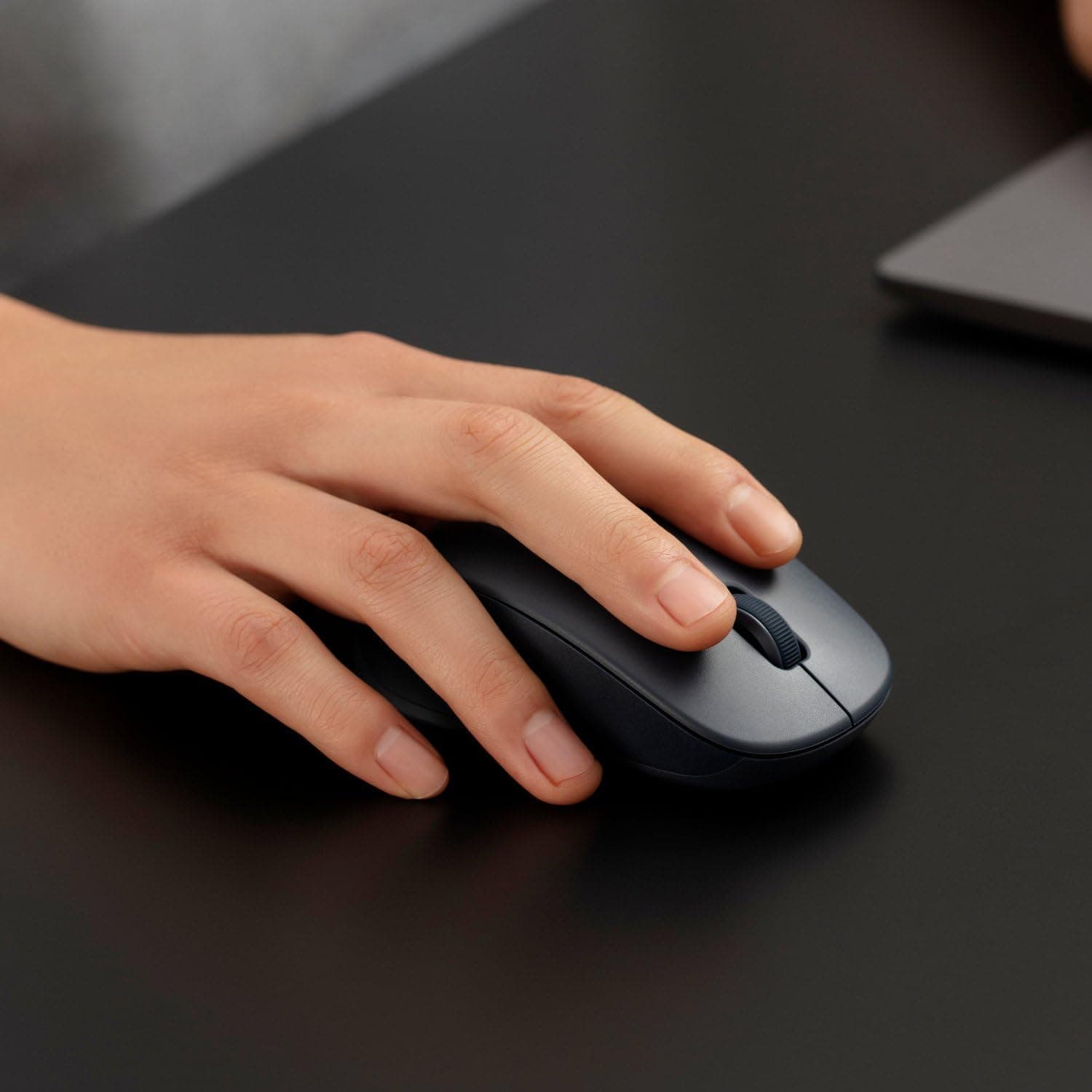 ماوس بیسیم دومدله Xiaomi مشکی مدل 2، 1200 DPI، وزن 62g، اتصال 2.4GHz و Bluetooth ماوس بیسیم دومدله Xiaomi مشکی مدل 2، 1200 DPI، وزن 62g، اتصال 2.4GHz و Bluetooth