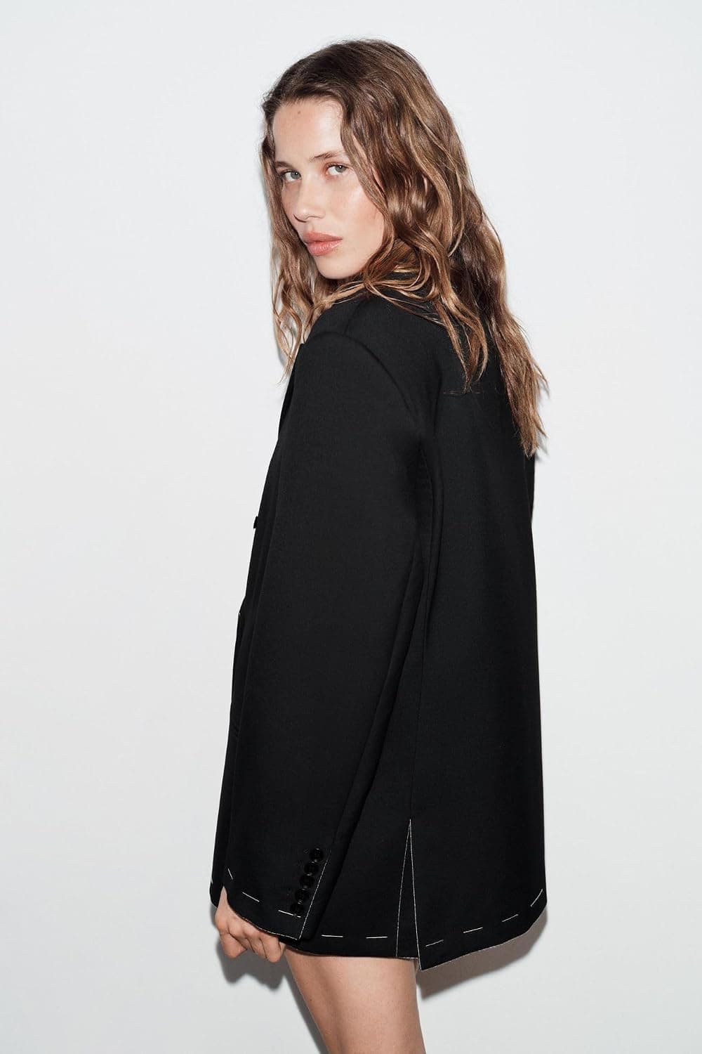 بلیزر مردانه Zara اورسایز با دوخت رو مشکی سایز M-L بلیزر مردانه Zara اورسایز با دوخت رو مشکی سایز M-L
