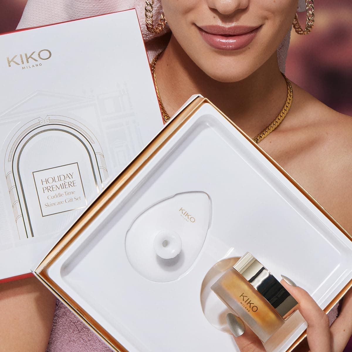 ست هدیه مراقبت از پوست Kiko Milano Holiday Première Cuddle Time با ماسک صورت و ابزار پاکسازی پوست ست هدیه مراقبت از پوست Kiko Milano Holiday Première Cuddle Time با ماسک صورت و ابزار پاکسازی پوست