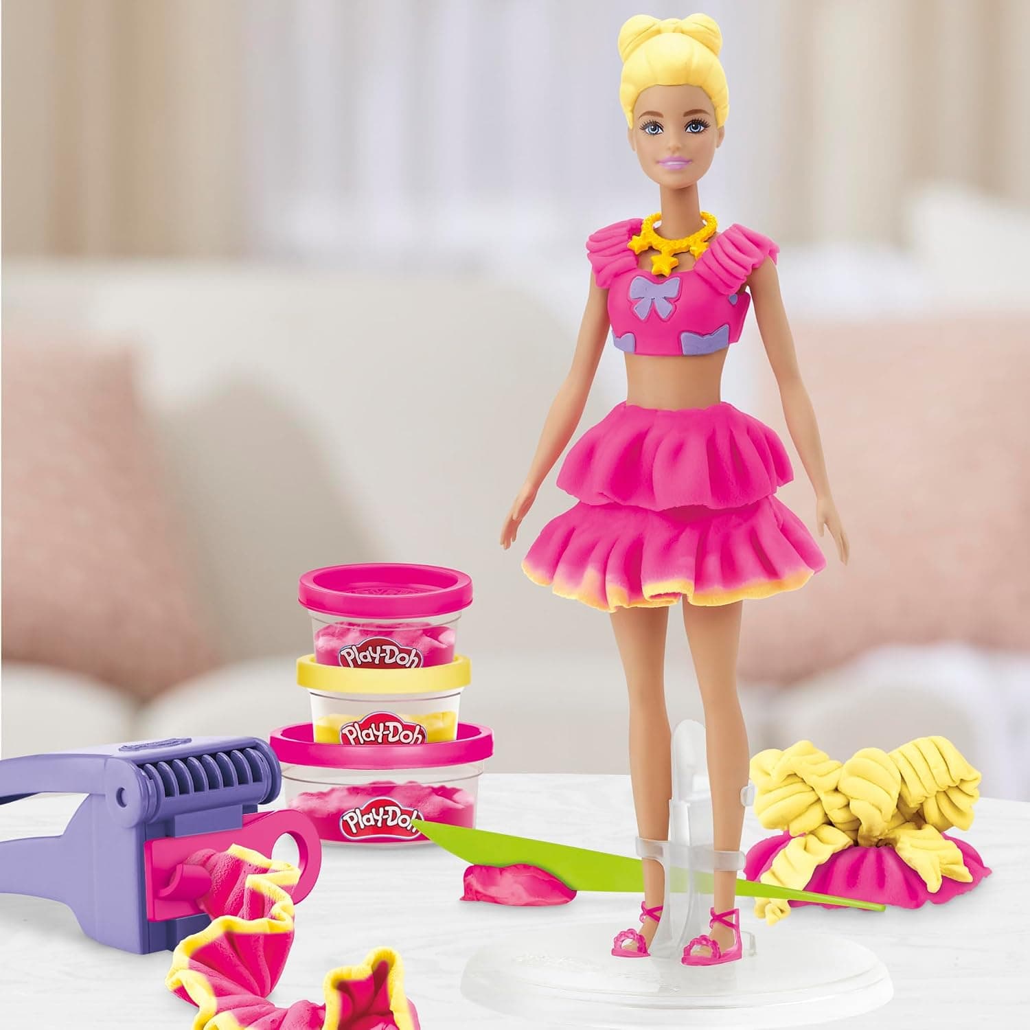 ست خمیربازی برای دختران و پسران 5+ Play-Doh Barbie با خمیر شکلدهی، لباس عروسک و 9 اکسسوری مد ست خمیربازی برای دختران و پسران 5+ Play-Doh Barbie با خمیر شکلدهی، لباس عروسک و 9 اکسسوری مد