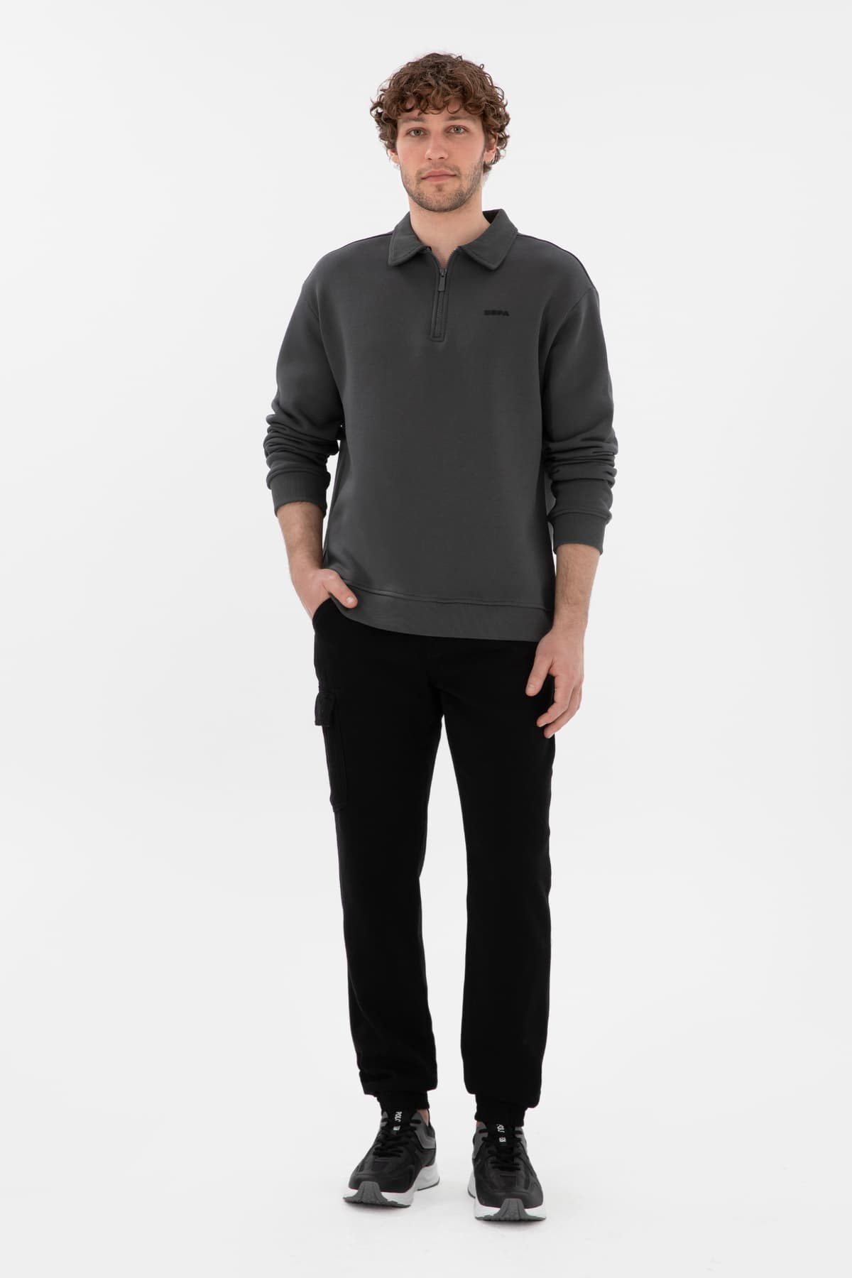 سویشرت مردانه U.S. Polo Assn. فیت راحت نیمزیپ زغالی ساده مدل 50298265-VR006 سویشرت مردانه U.S. Polo Assn. فیت راحت نیمزیپ زغالی ساده مدل 50298265-VR006