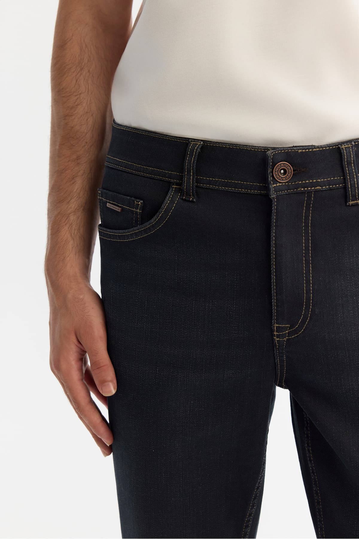 شلوار جین مردانه Avva آنتراسیت ساییده الاستاندار Berlin Slim Fit مدل A42Y3531 شلوار جین مردانه Avva آنتراسیت ساییده الاستاندار Berlin Slim Fit مدل A42Y3531