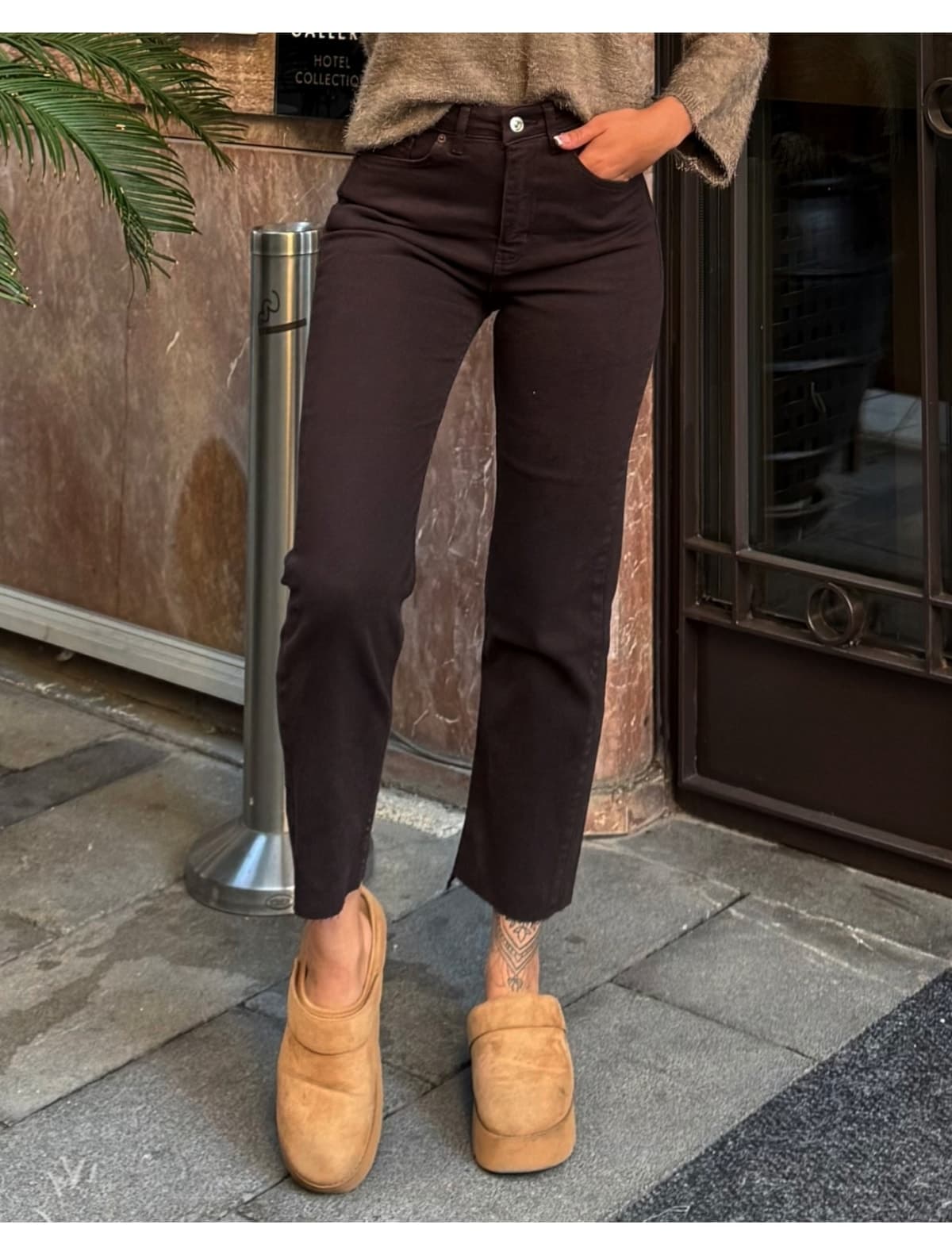 شلوار جین پسرانه deqfashion قهوهای روشن Boy Fit پاچه کوتاه شلوار جین پسرانه deqfashion قهوهای روشن Boy Fit پاچه کوتاه