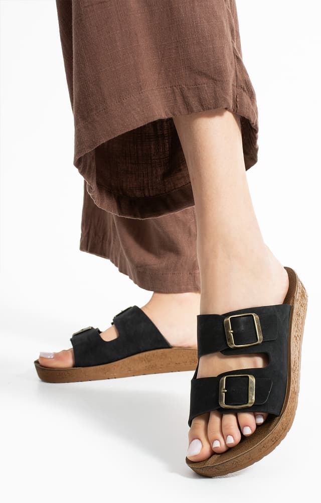 دمپایی زنانه MODA BULVARI با کفی طبی اسپرت مناسب فضای باز دمپایی زنانه MODA BULVARI با کفی طبی اسپرت مناسب فضای باز
