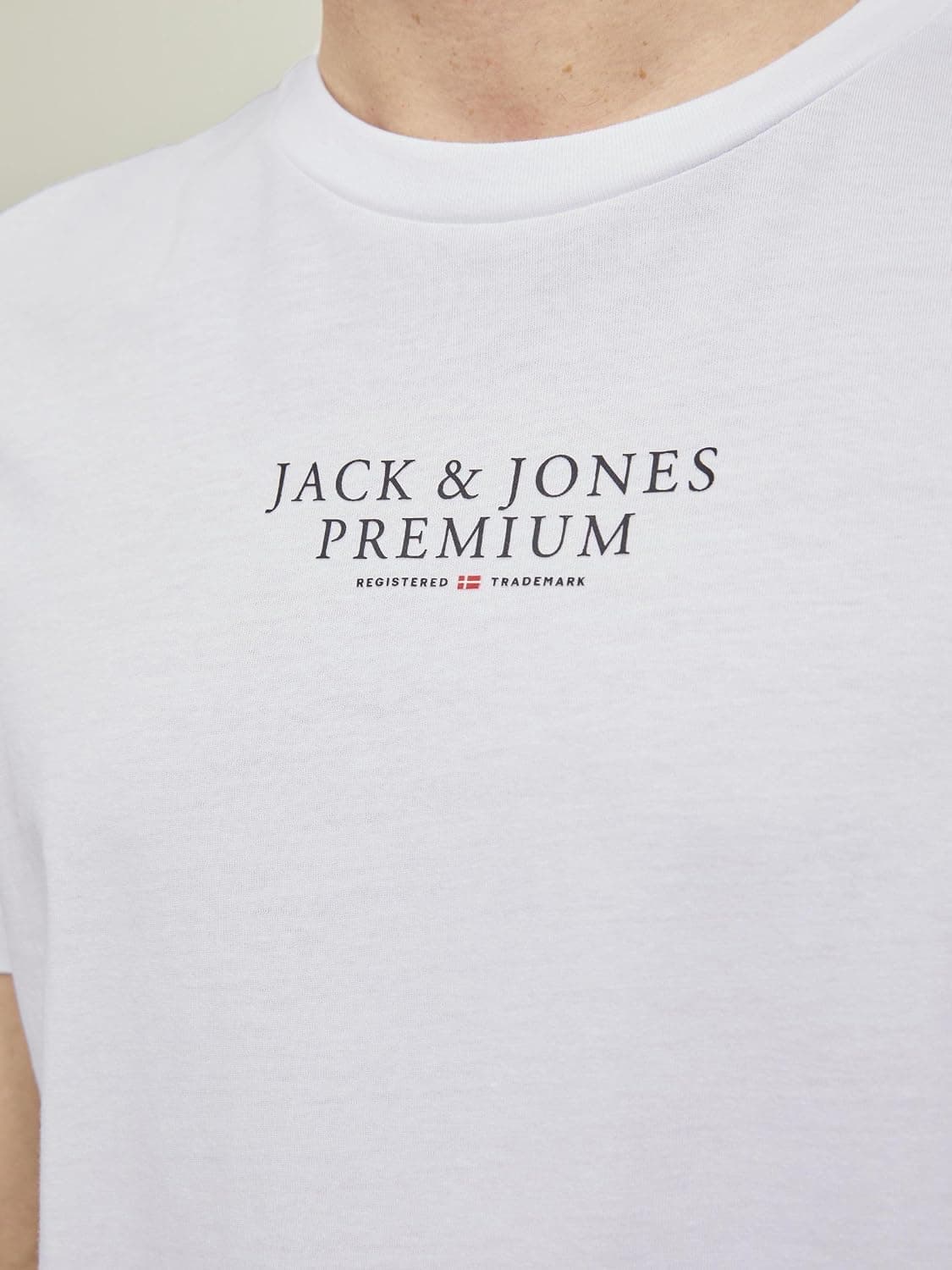 تیشرت مردانه JACK & JONES مدل BLUARCHIE تیشرت مردانه JACK & JONES مدل BLUARCHIE