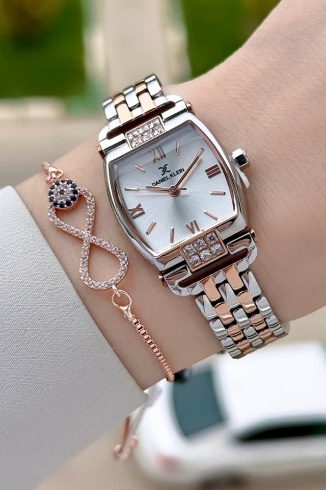 ساعت مچی زنانه Daniel Klein نقرهای رز 24 mm با بستهبندی هدیه ساعت مچی زنانه Daniel Klein نقرهای رز 24 mm با بستهبندی هدیه