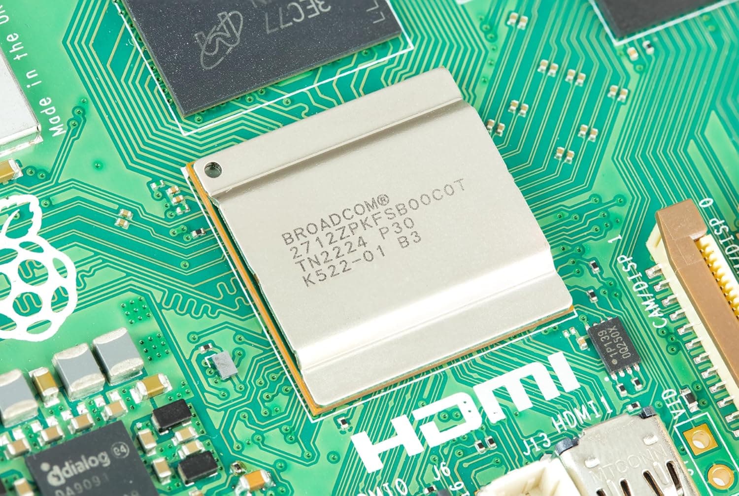 کامپیوتر تک برد Raspberry Pi 5 با حافظه 8GB کامپیوتر تک برد Raspberry Pi 5 با حافظه 8GB