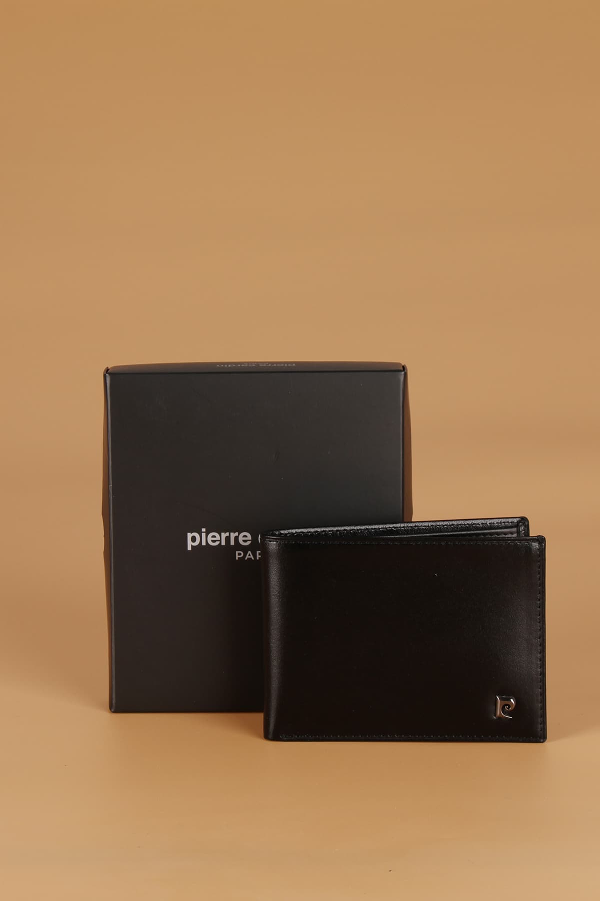 کیف پول کارتخور مردانه Pierre Cardin مدل 075 چرم طبیعی آنیلین مشکی کیف پول کارتخور مردانه Pierre Cardin مدل 075 چرم طبیعی آنیلین مشکی
