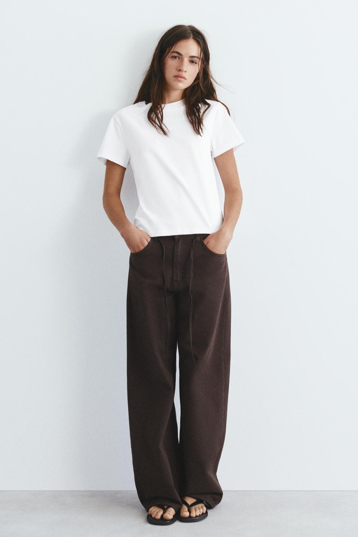 تیشرت زنانه Pull & Bear آستین کوتاه Basic تیشرت زنانه Pull & Bear آستین کوتاه Basic