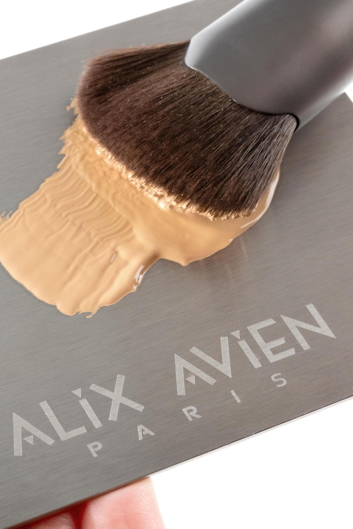 براش کرمپودر Alix Avien براش کرمپودر Alix Avien